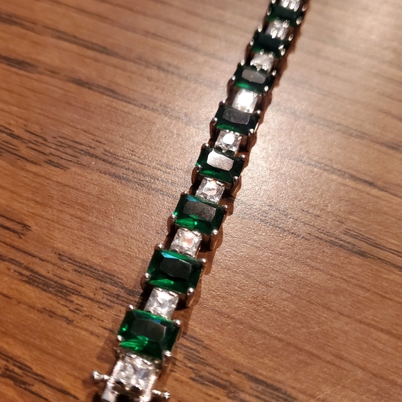 925 Sterling Silver Thailand Bracelet Green Gems - Picture 4 of 8